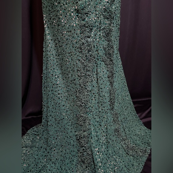 LARA Lace & Beaded Emerald Evening Gown NEW - Picture 5 of 16
